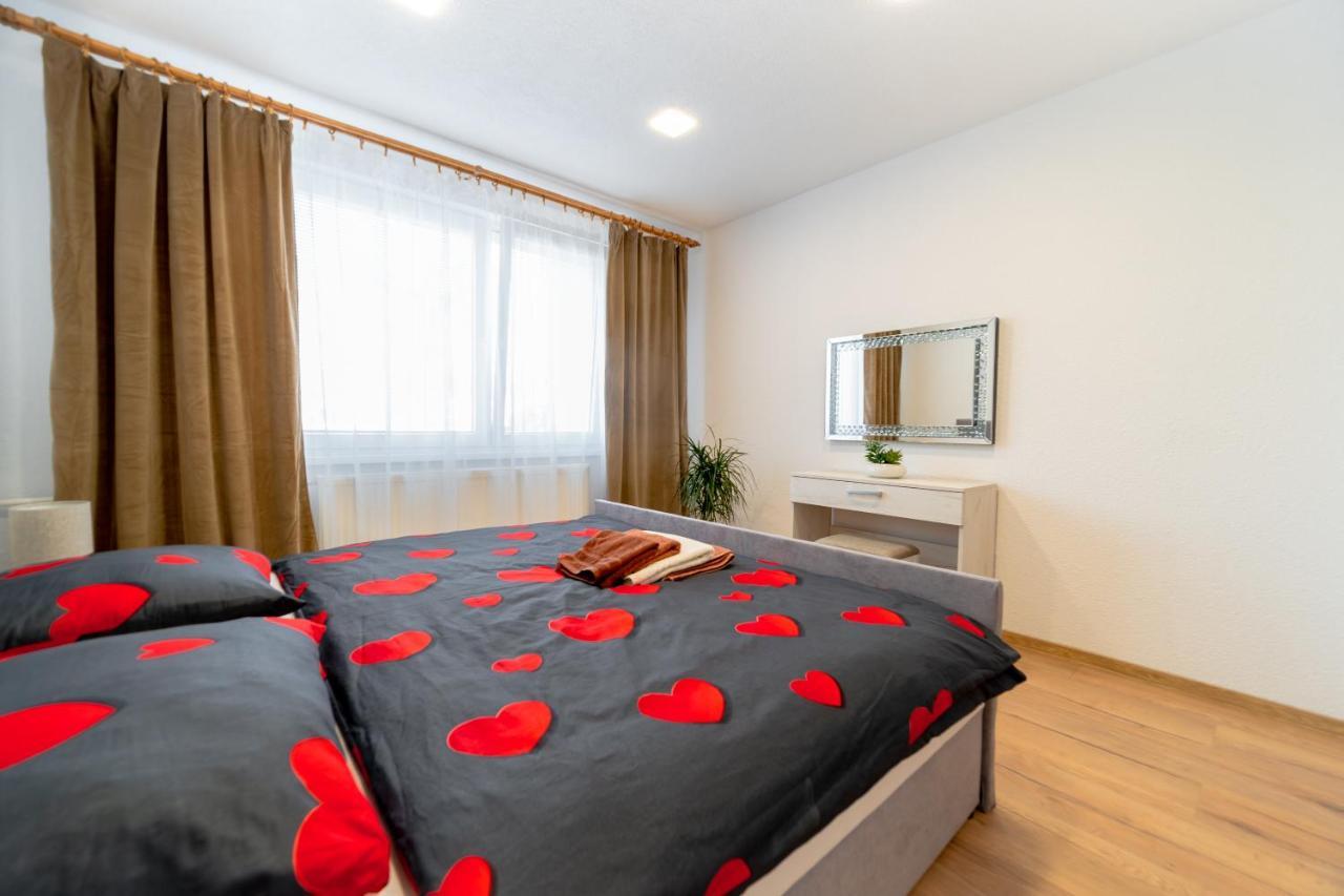 Apartman Discreet Kysucke Nove Mesto Exterior foto